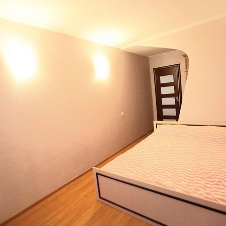 Двухкомнатная Квартира 300М От Моря Ул Парковая 18 Отчетные Док Chornomorsk Exterior foto