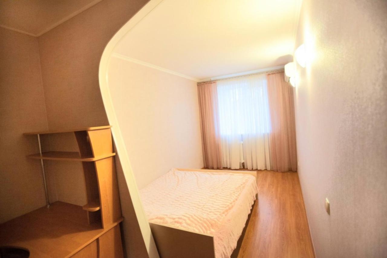 Двухкомнатная Квартира 300М От Моря Ул Парковая 18 Отчетные Док Chornomorsk Exterior foto
